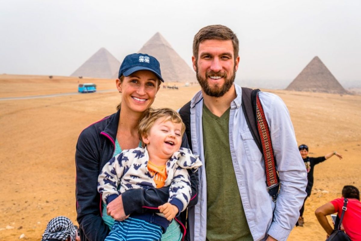 En las pirámides de Giza para comenzar nuestro viaje de ocho días en Egipto, diciembre de 2017.